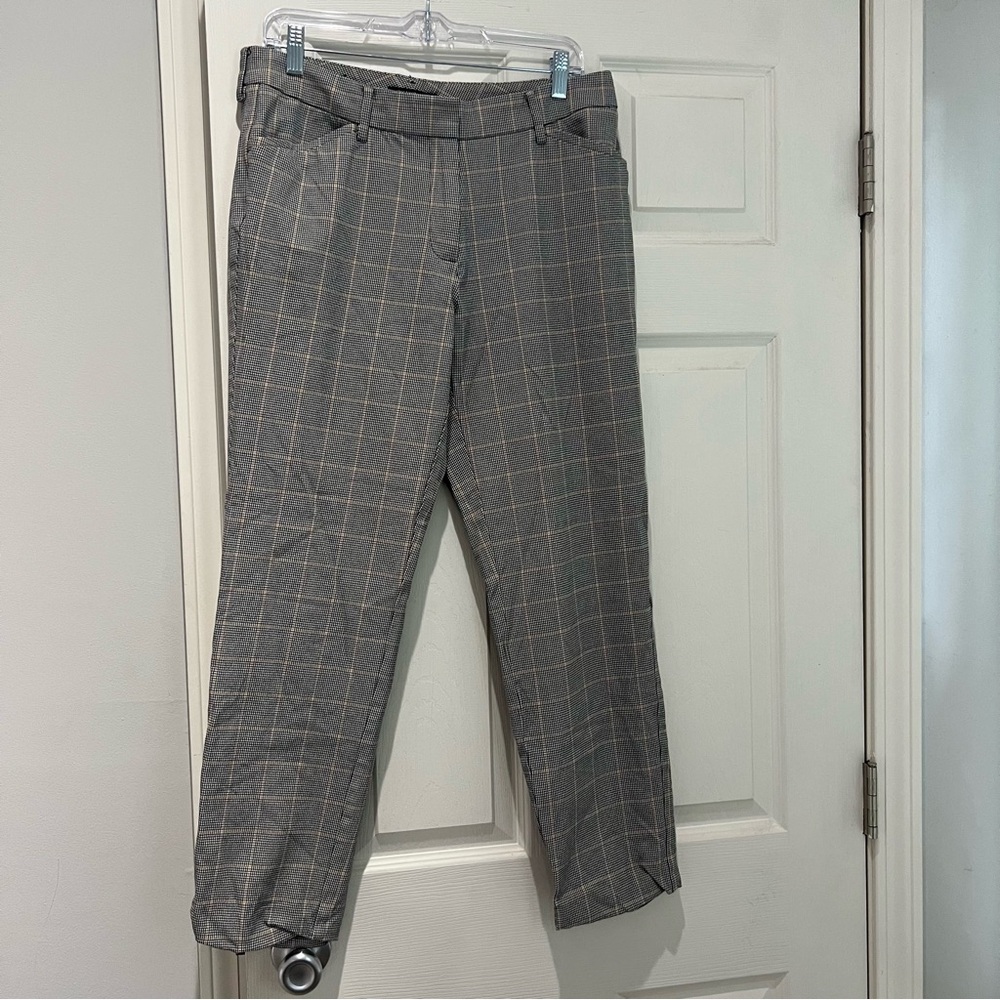 41 Hawthorn Becca Straight Leg Adjustable Hem Pants.